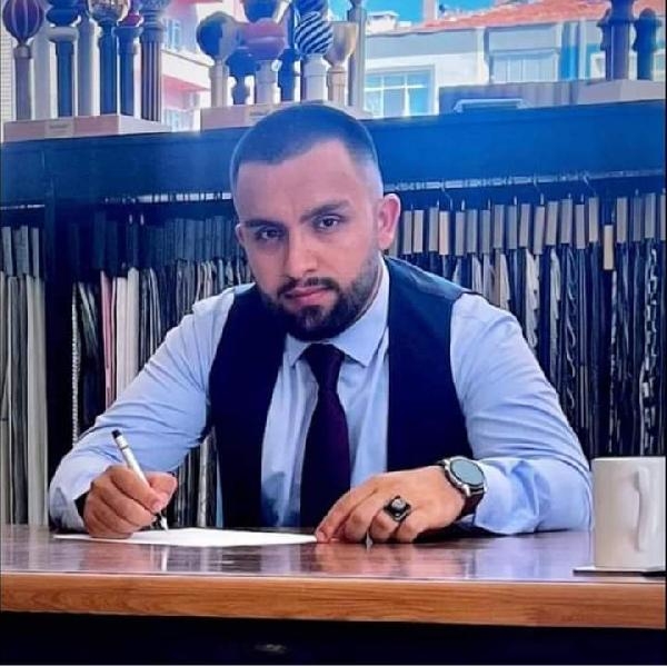 Patronunu öldürüp arama çalışmalarına katılmış  