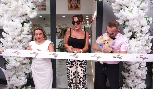 Selin Ciğerci güzellik merkezinin 34'üncü şubesini açtı