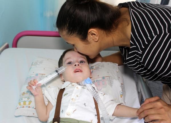 SMA'lı Onur bebeğin annesi: Tek çare cebinizdeki 1 liralar, 5 liralar