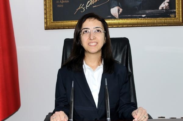 28 yıldır il olan Yalova'ya 3'üncü kez kadın vali atandı