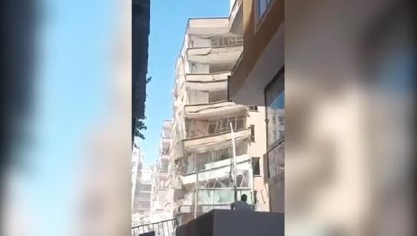 Ağır hasarlı 7 katlı bina, yıkım sırasında çöktü