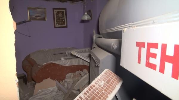 Akaryakıt tankeri, sahibinin evine daldı !