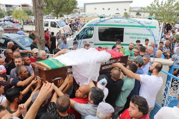Amca çocuklarının kız kavgasında öldürülen kasiyer Merve, toprağa verildi