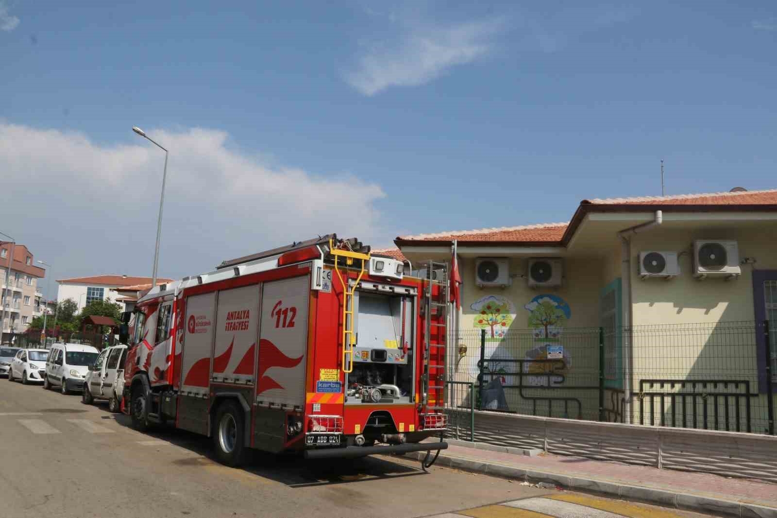 Anaokulunda öğretmenleri korkutan yangın büyümeden söndürüldü