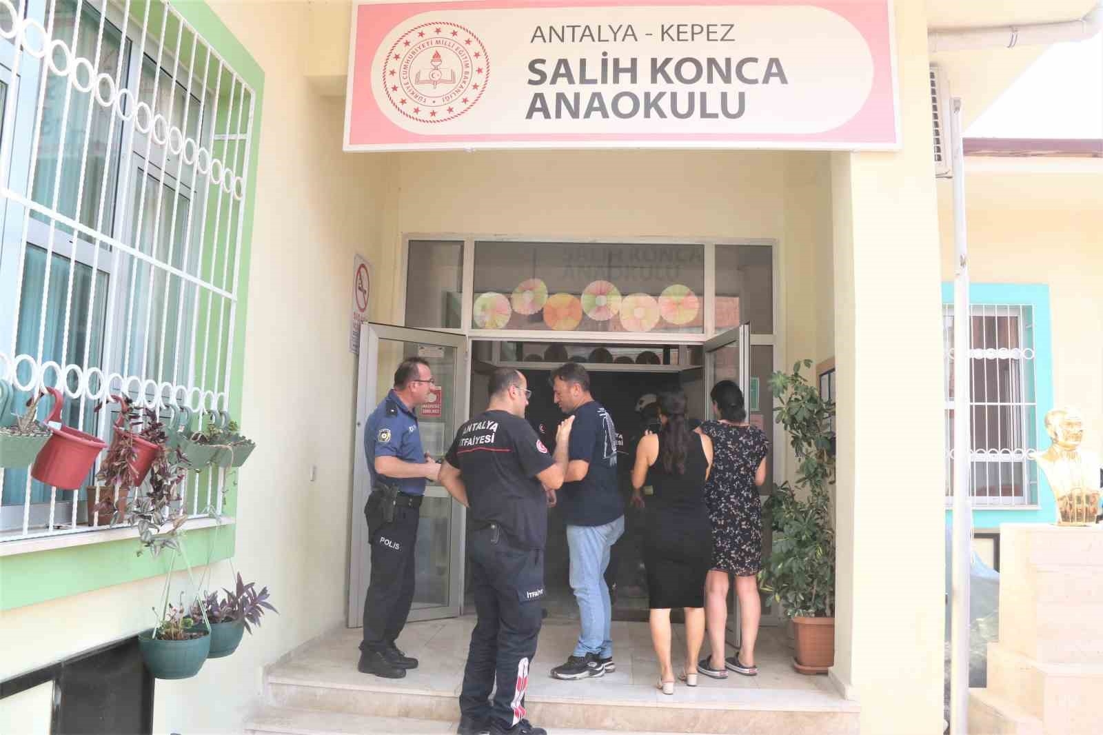 Anaokulunda öğretmenleri korkutan yangın büyümeden söndürüldü