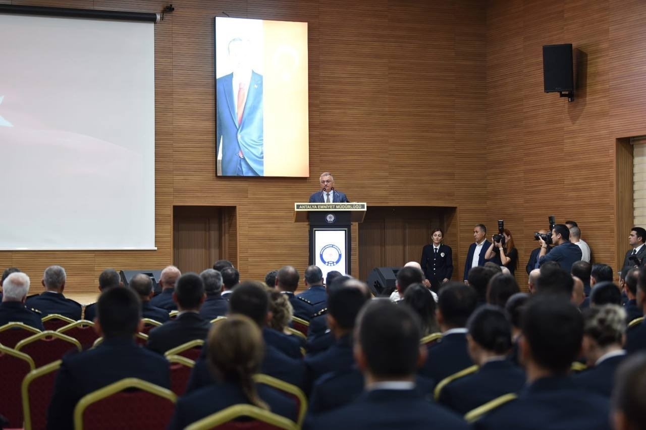 Antalya Emniyeti'nde rütbe terfi töreni