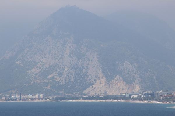 Antalya nem bulutları altında