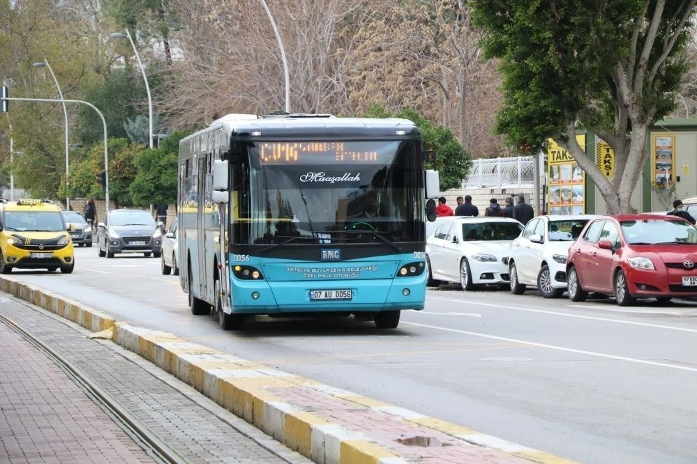 Antalya'da 24 bin TL maaşla şoför bulunamadı, günlük 800 TL peşin ödeme usulüne geçildi