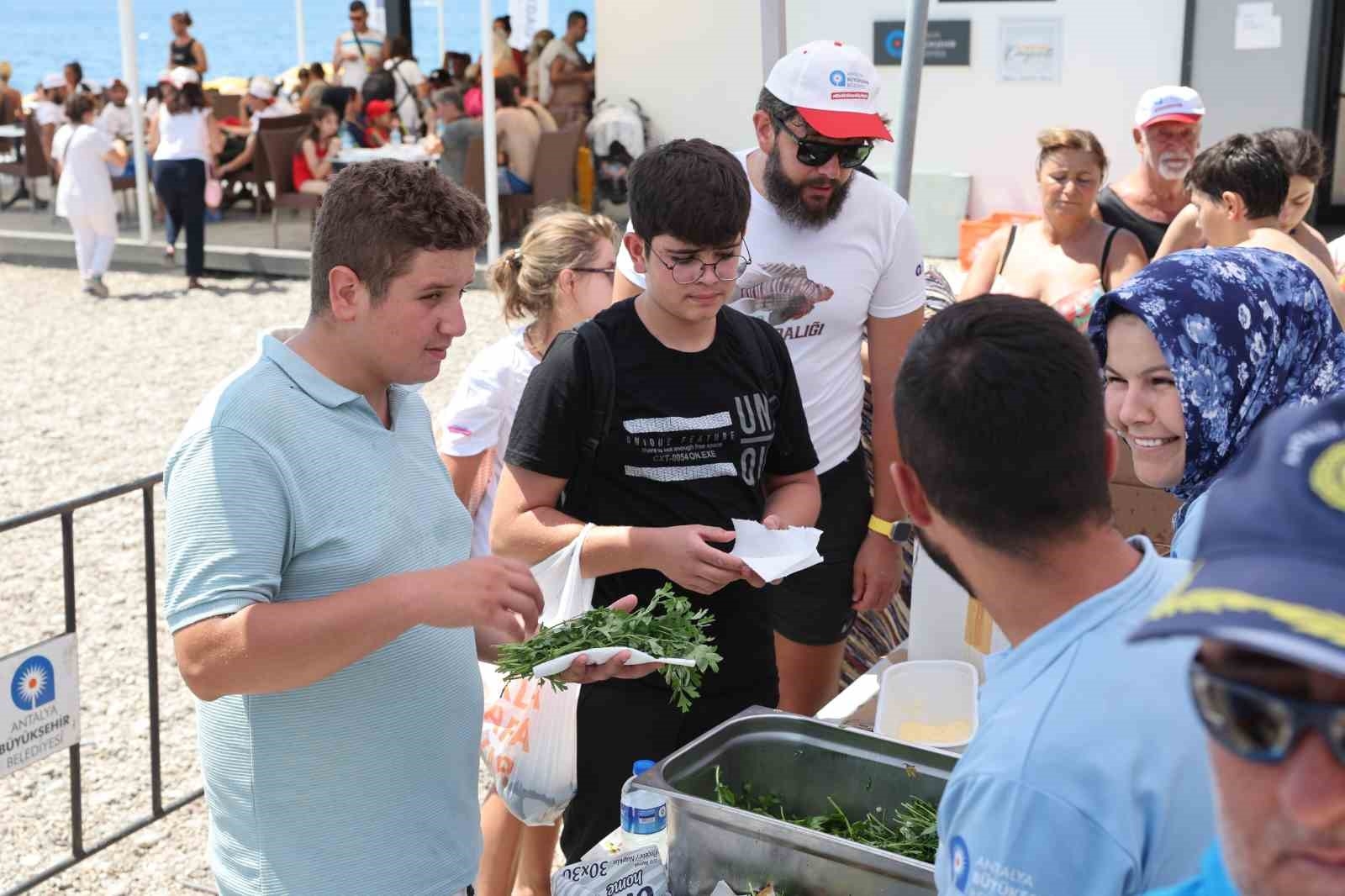 Antalya'da Aslan Balığı Avlama Yarışması düzenlendi