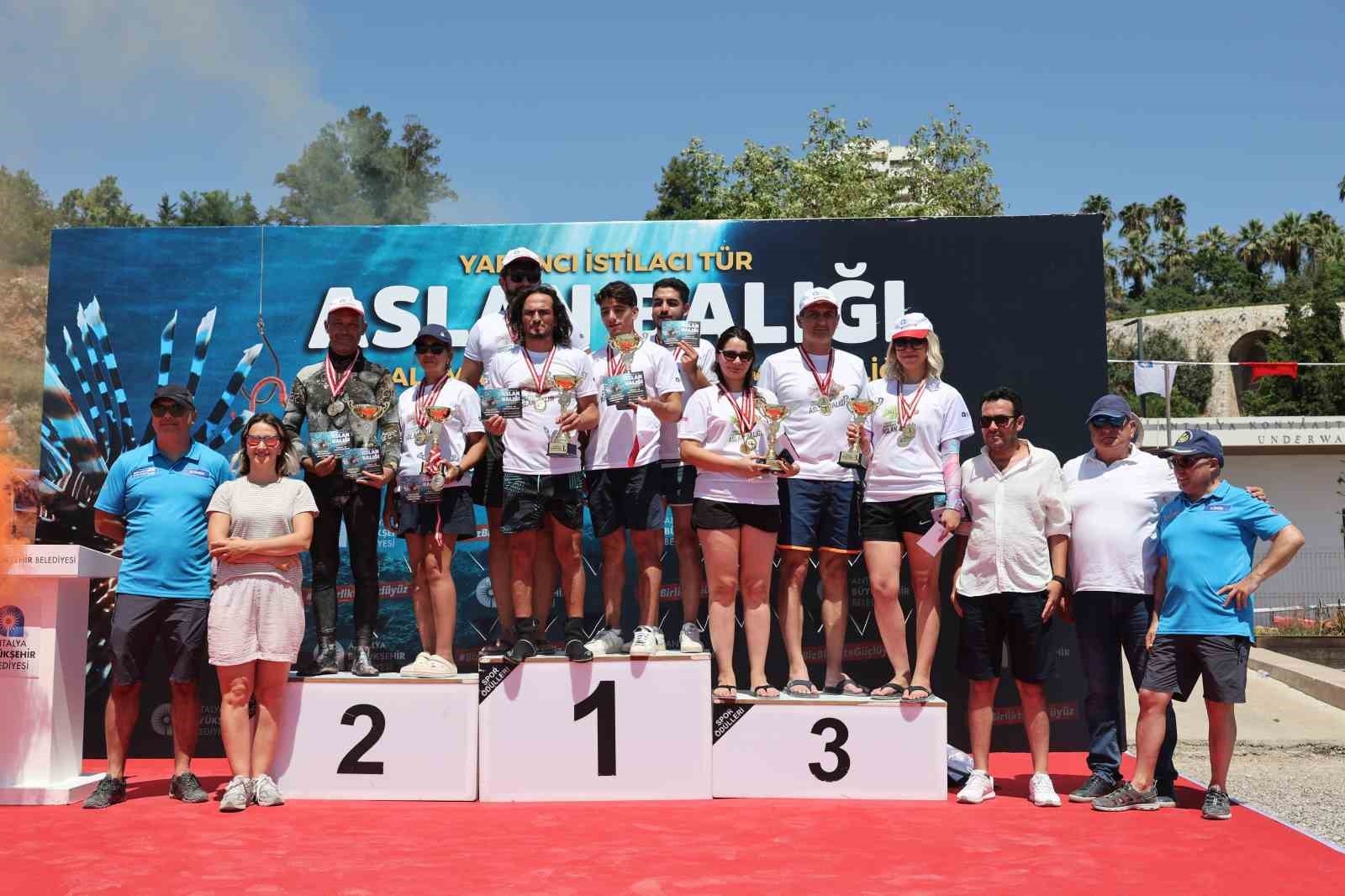 Antalya'da Aslan Balığı Avlama Yarışması düzenlendi