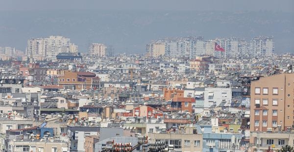 Antalya'da yüzde 76'ya ulaşan nem, bunalttı