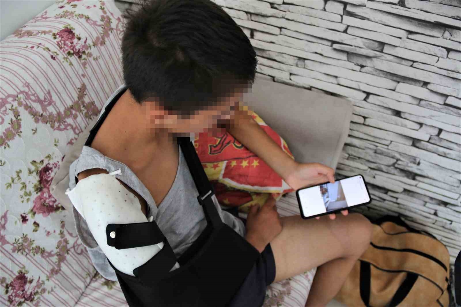 Deprem sarstı, kaza yıktı: "Kıyafetimiz bile kalmadı"