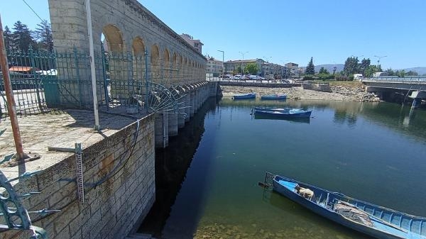 Eğirdir ve Beyşehir gölleri kritik düzeyde; 'Bir damla dahi su almayın'