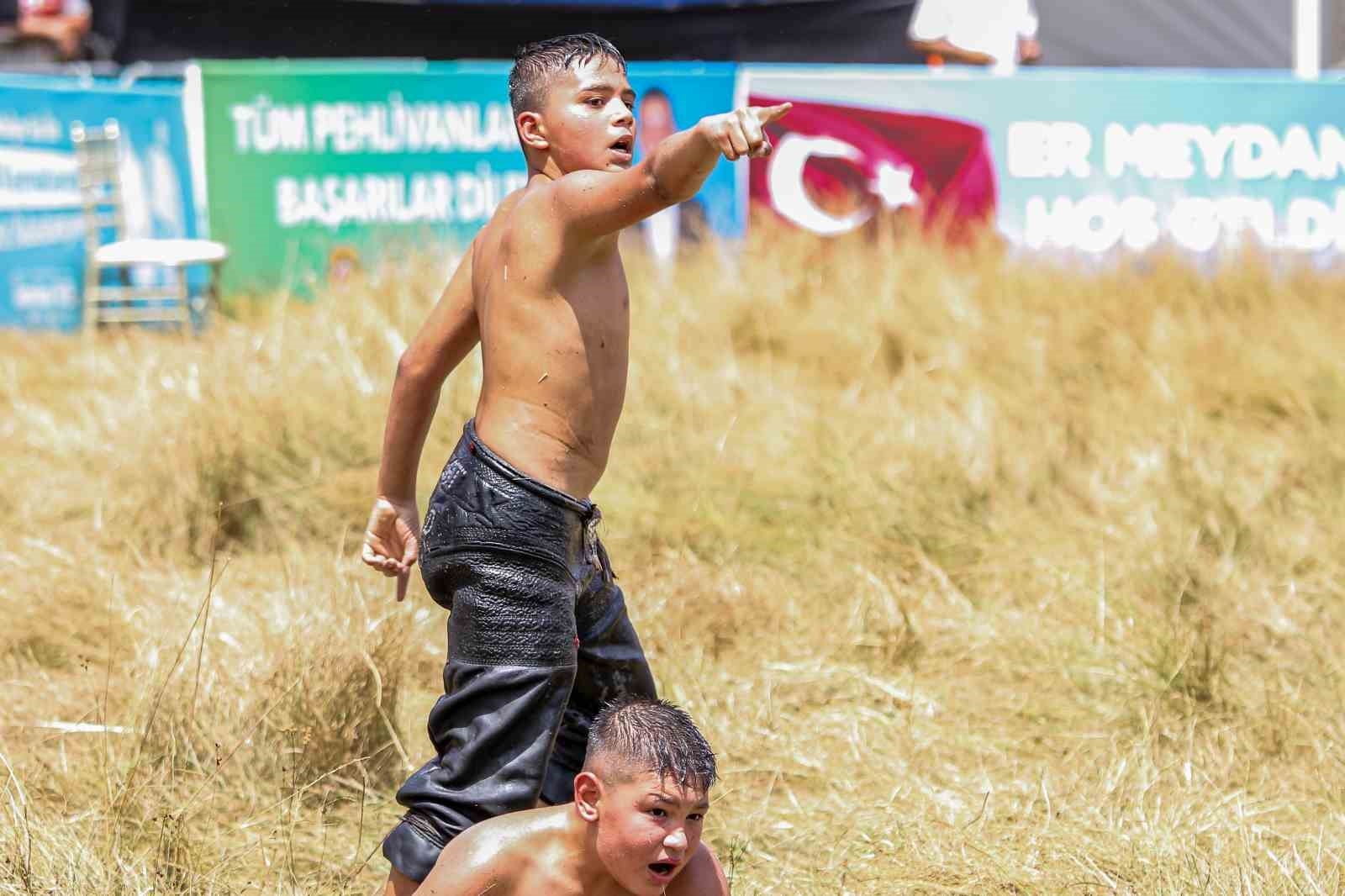 Gökbel'de başpehlivan Ali Gürbüz oldu
