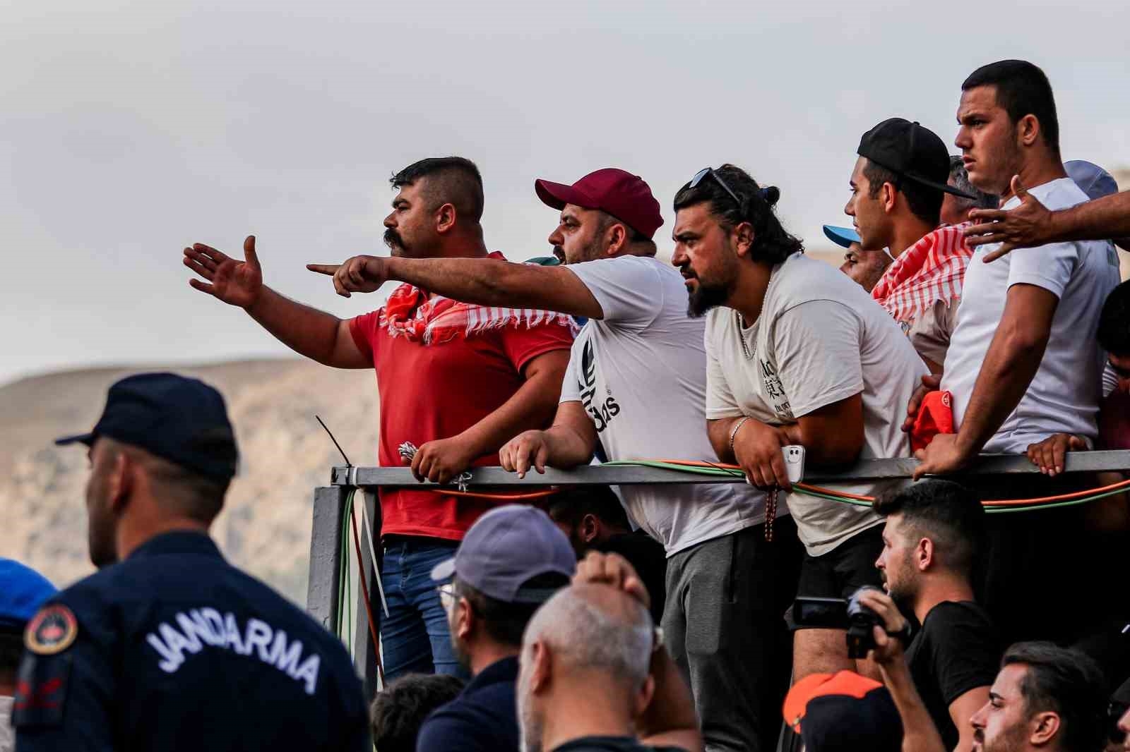 Gökbel'de başpehlivan Ali Gürbüz oldu