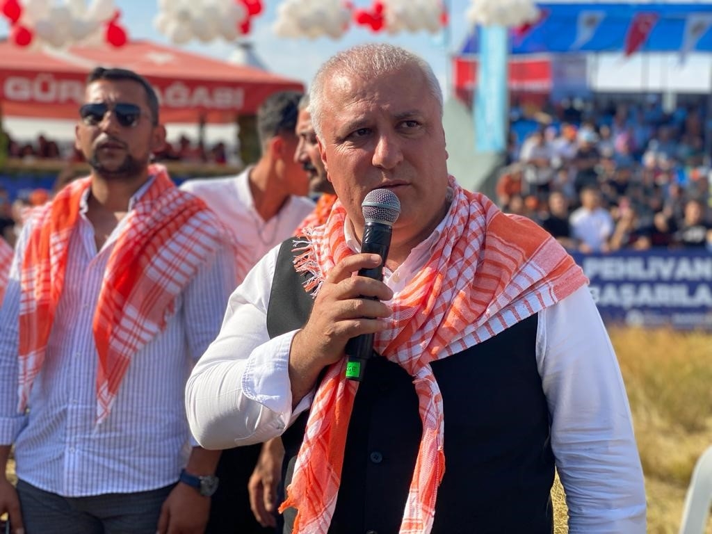 Gökbel'de başpehlivan Ali Gürbüz oldu