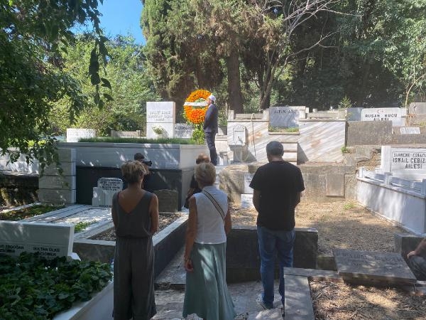 Güngör Uras vefatının 5. yılında mezarı başında anıldı 