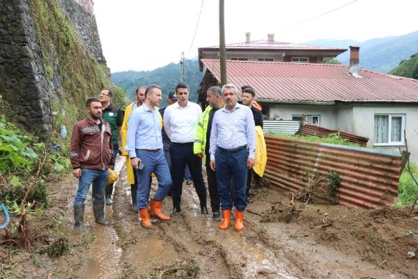 Heyelan sonrası hasar tespiti yapılıyor
