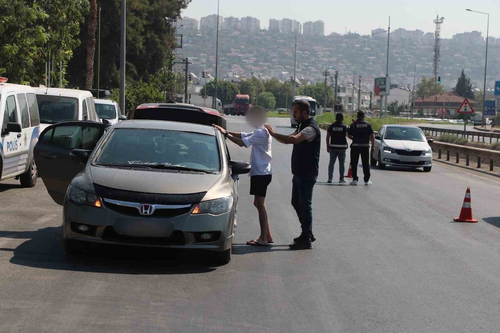 Huzur uygulamasında aranan 12 kişi yakalandı