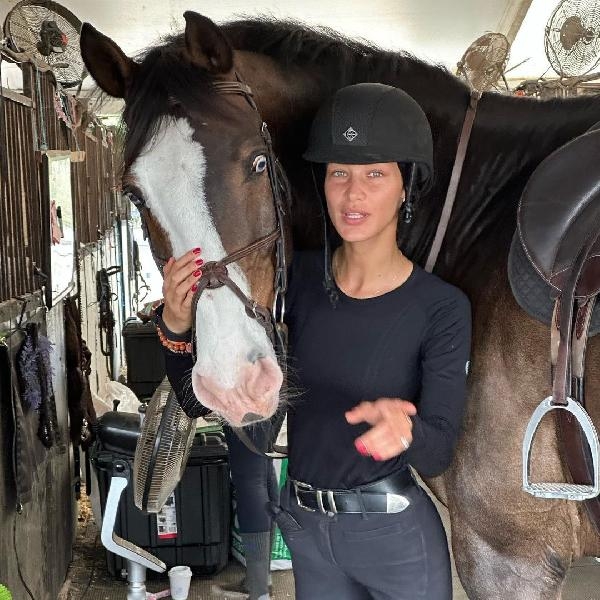 İsrailli Bakandan Bella Hadid'e: İsrail düşmanı  