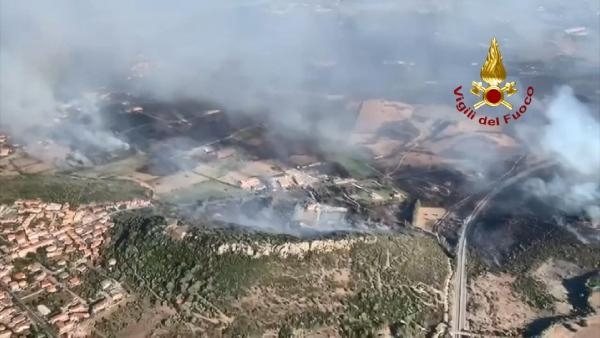 İtalya'nın Sardinya adasında orman yangını
