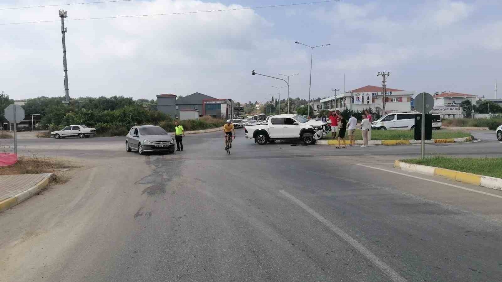Kavşak sistemindeki göz göre göre gelen kaza kamerada