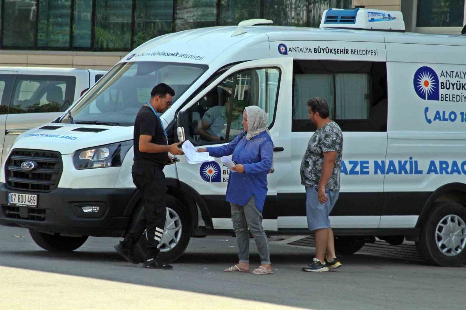 Kocası tarafından vahşice öldürülen genç kadının cenazesi yakınlarına teslim edildi