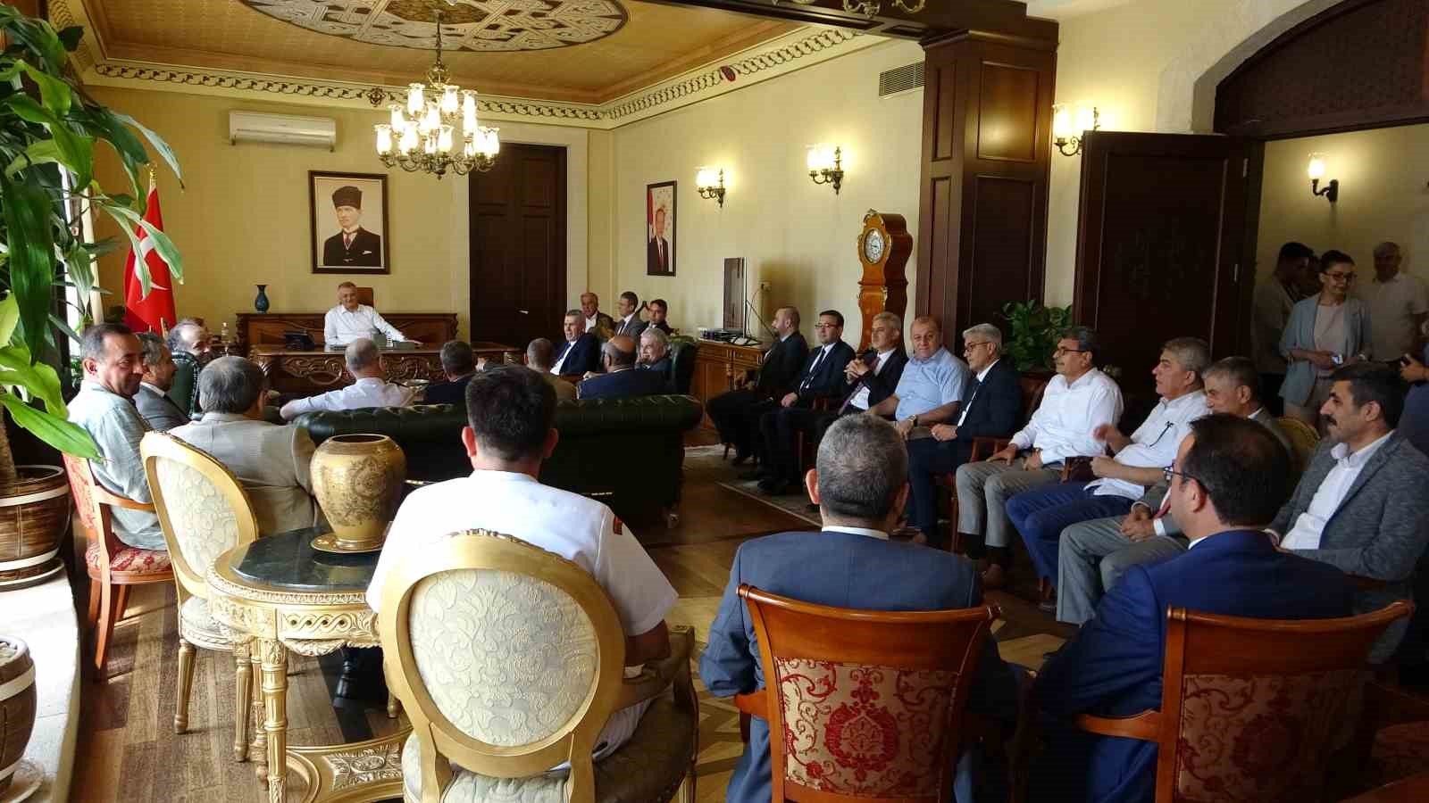 Malatya Valiliği'ne atanan, Vali Ersin Yazıcı'ya duygusal veda