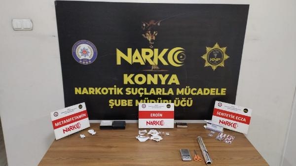 Markette uyuşturucu satışına 5 gözaltı
