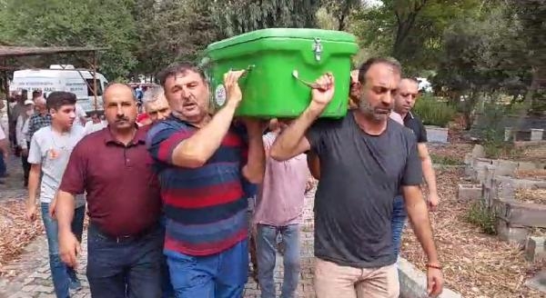 Mersin'de denizde boğulan 2 kız kardeş, Hatay'da toprağa verildi