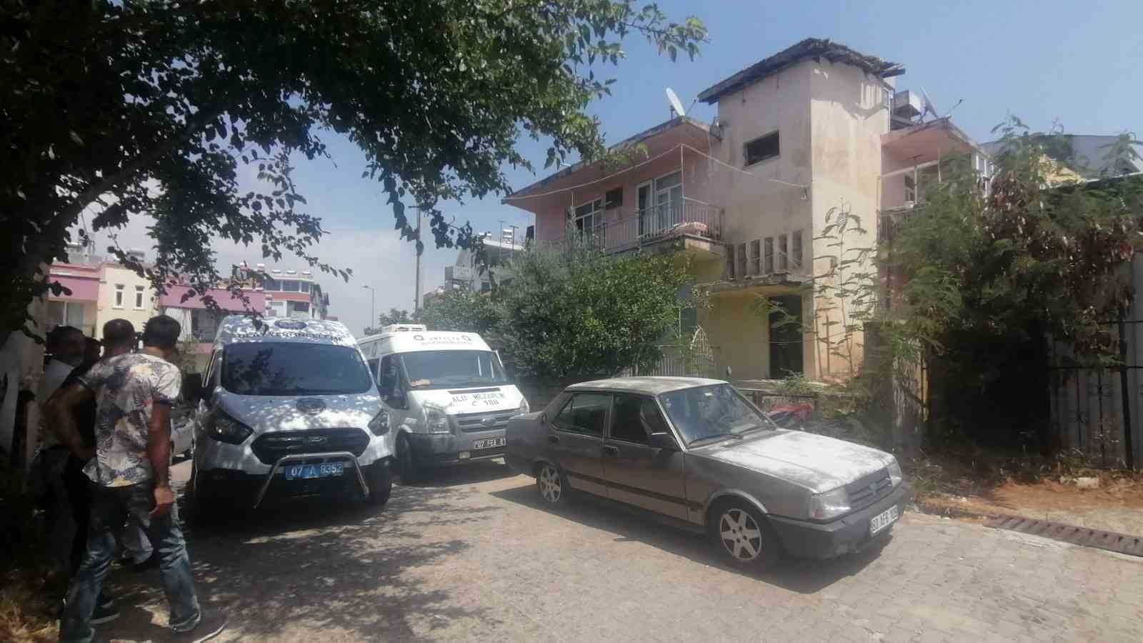 Otel çalışanı yatağında ölü bulundu