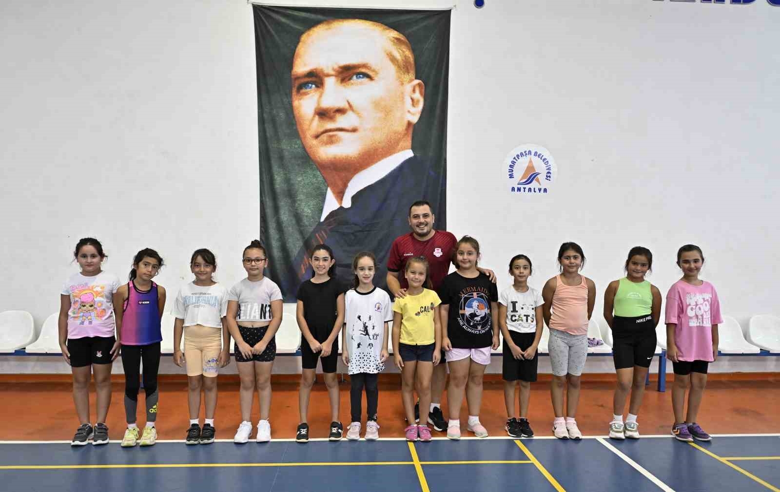 Sadece voleybol değil rakibe saygıyı da öğreniyorlar