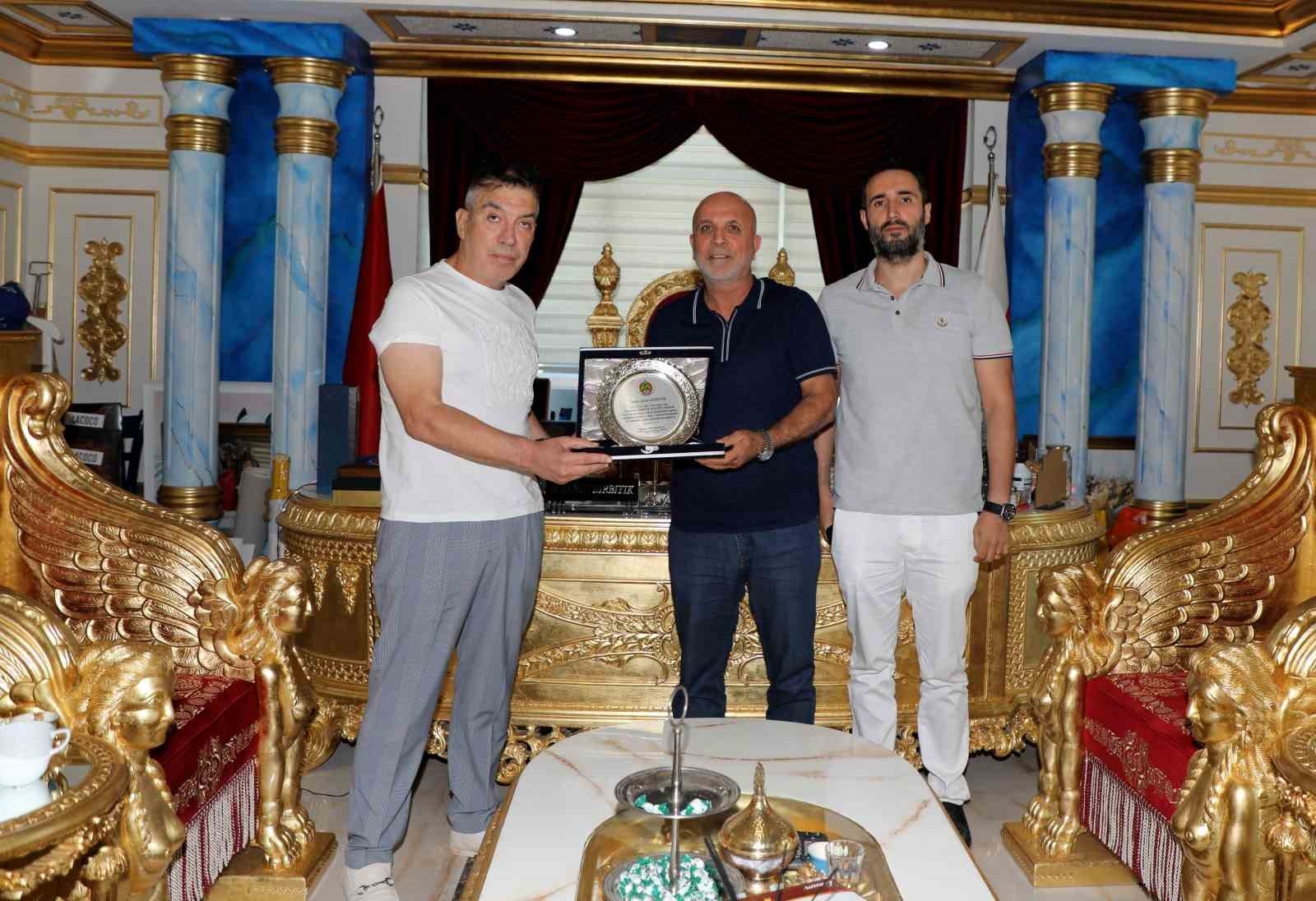 Şahin Kırbıyık'tan yeni sezonda Corendon Alanyaspor'a destek sözü