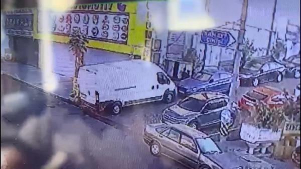 Sultangazi'de tamirciye bırakılan 4 otomobilin hayalet ekranı çalındı
