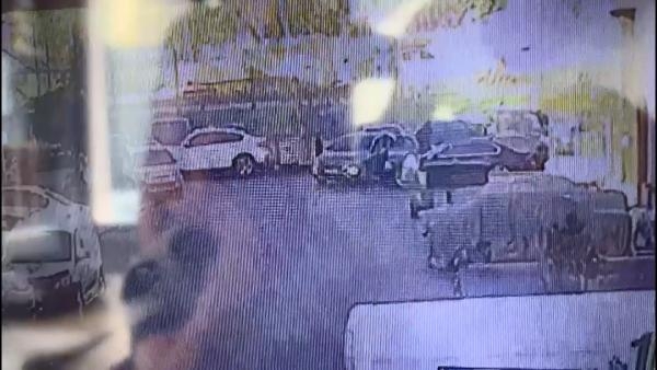 Sultangazi'de tamirciye bırakılan 4 otomobilin hayalet ekranı çalındı