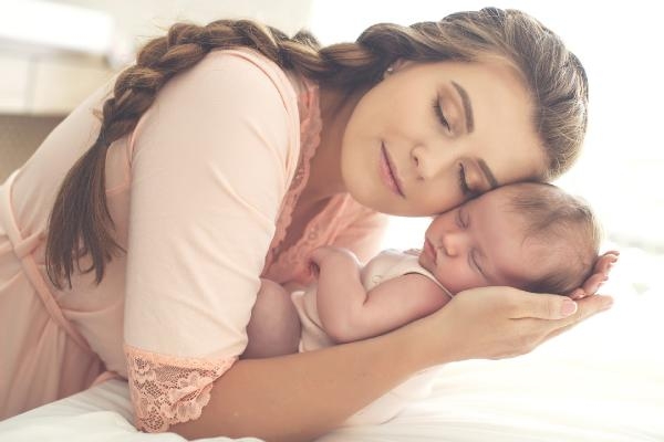 Uzmanı açıkladı: Anne sütü bebekleri enfeksiyonlara karşı da koruyor