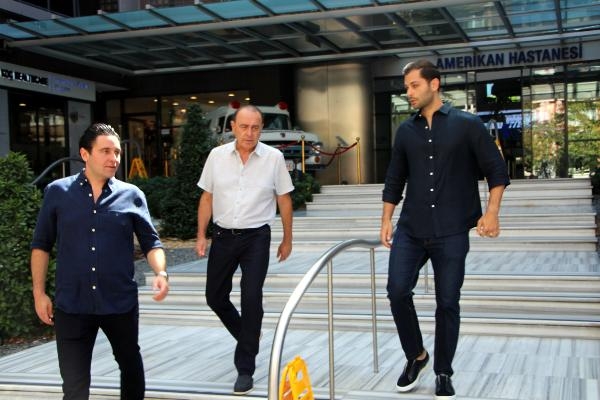 Yunanistan'da denizde kaza yapan Sabancı çiftini yakınları hastanede ziyaret etti