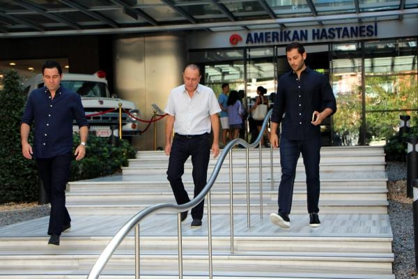 Yunanistan'da denizde kaza yapan Sabancı çiftini yakınları hastanede ziyaret etti