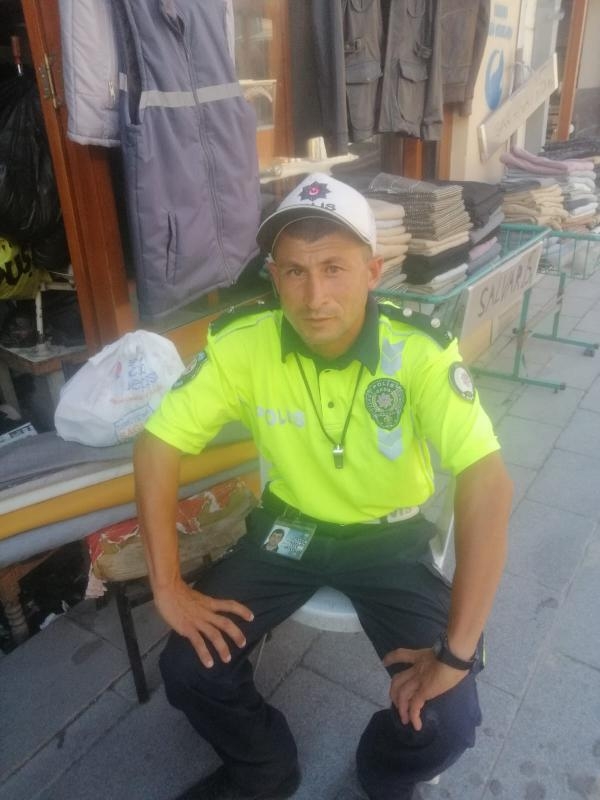 Zihinsel engelli Caner'in cenazesini polisler kaldırdı