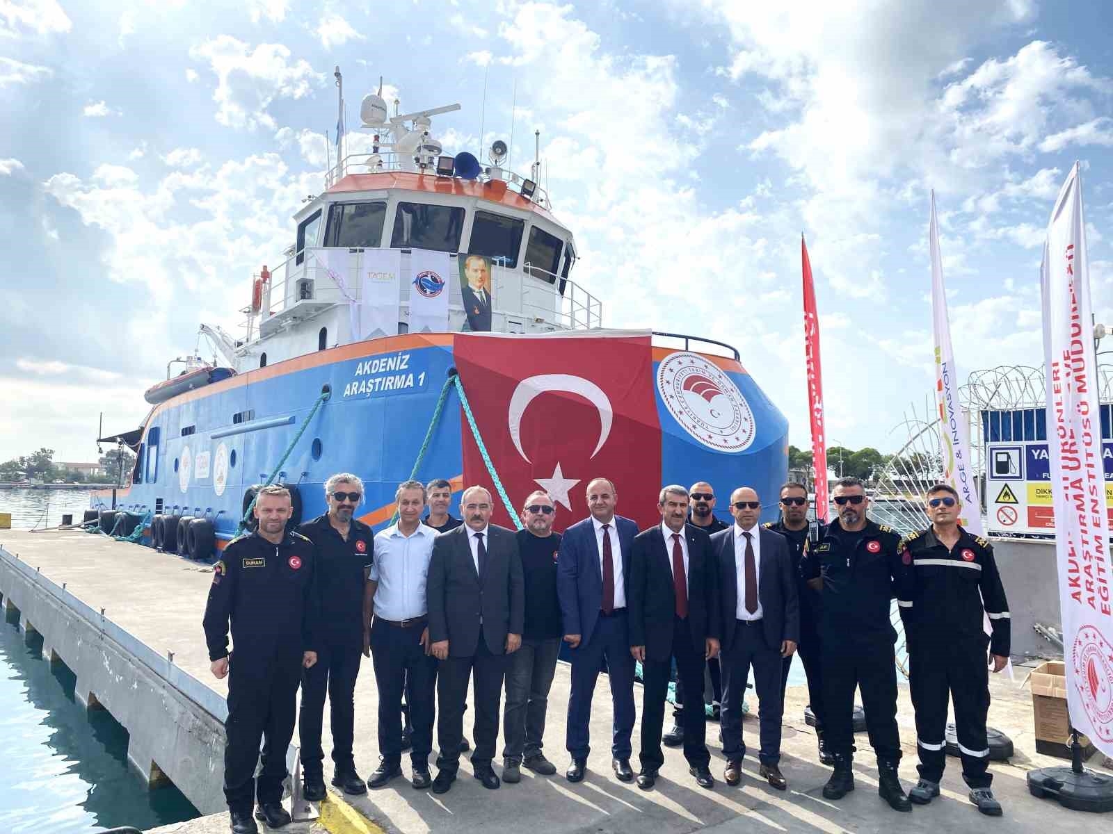 'Akdeniz Araştırma 1' gemisi Lübnan kara sularındaki balık ekosistemini araştıracak
