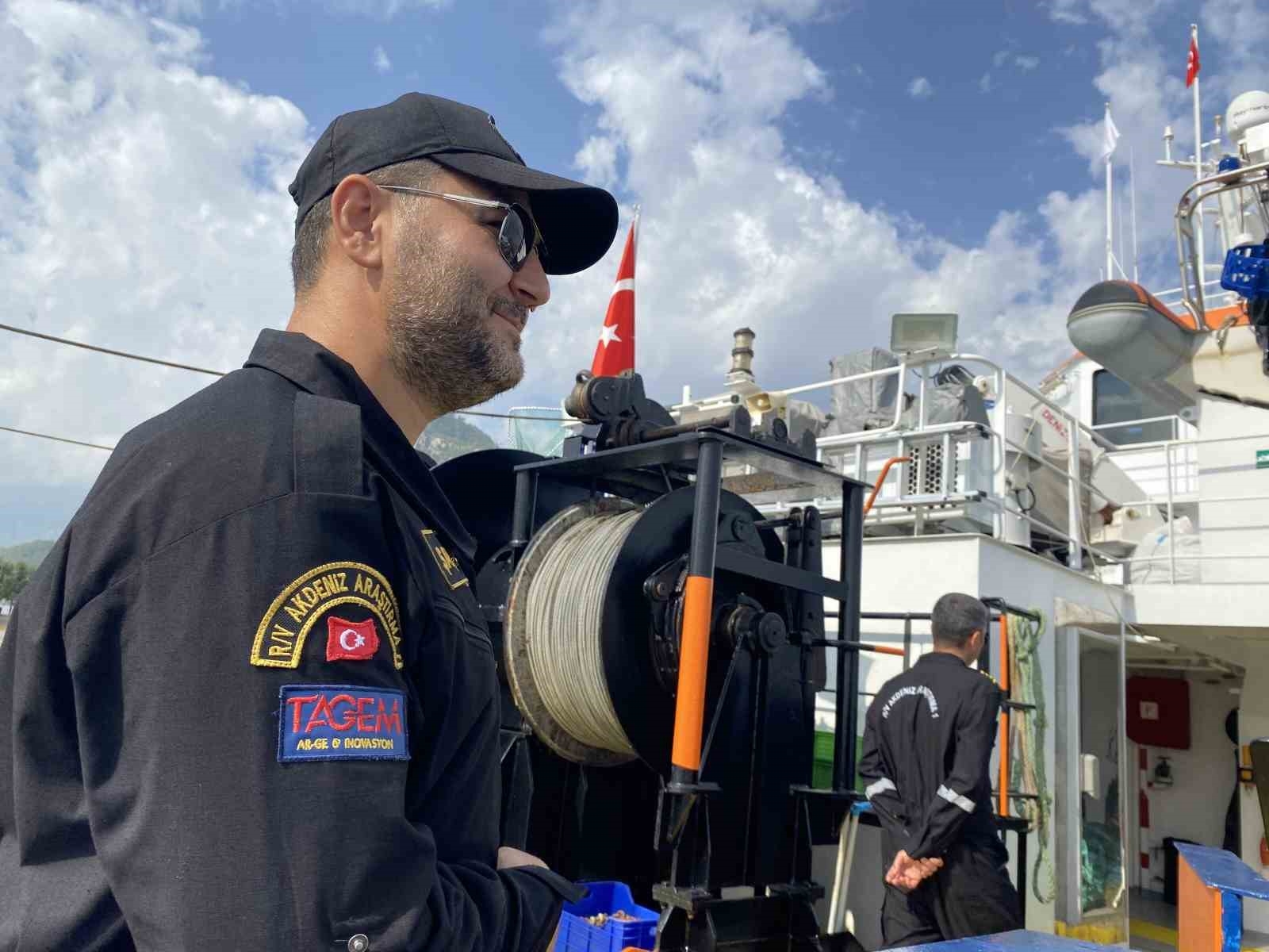 'Akdeniz Araştırma 1' gemisi Lübnan kara sularındaki balık ekosistemini araştıracak