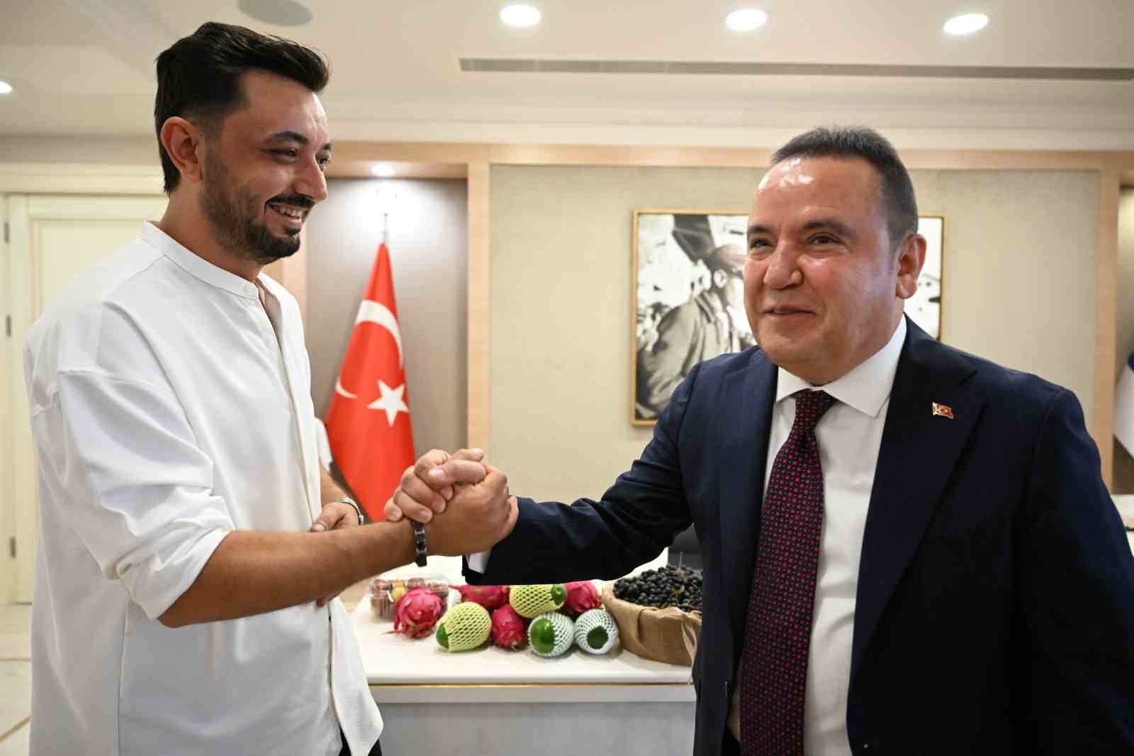 Antalya Büyükşehir destekledi genç çiftçiler üretti
