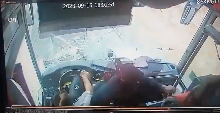 Antalya'da 1 kişinin öldüğü, 5 kişinin yaralandığı kaza kamerada