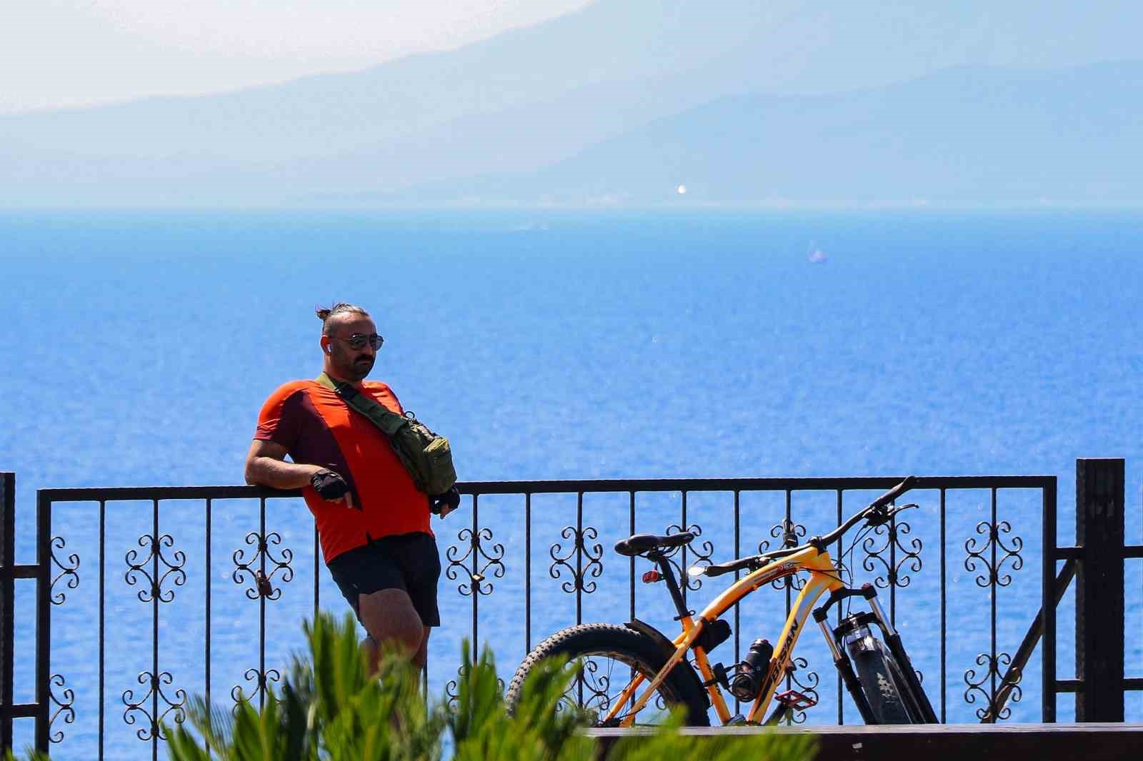 Antalya'da Eylül sıcakları: Termometreler 38 dereceyi gördü