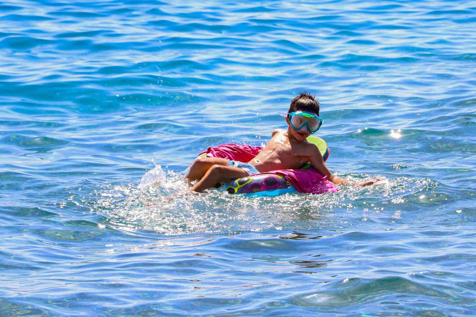 Antalya'da Eylül sıcakları: Termometreler 38 dereceyi gördü