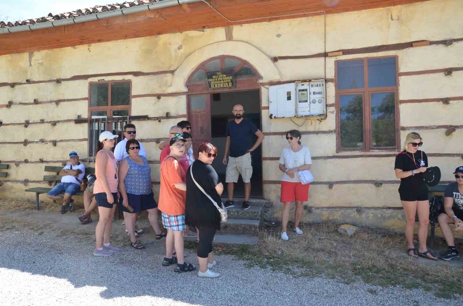 Antalya'da turistlerin yeni gözdesi 17 kişilik nüfusa sahip 800 yıllık Belenalan köyü