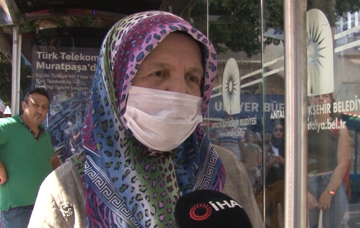 Antalyalı yaşlılar ücretiz taşımadan memnun