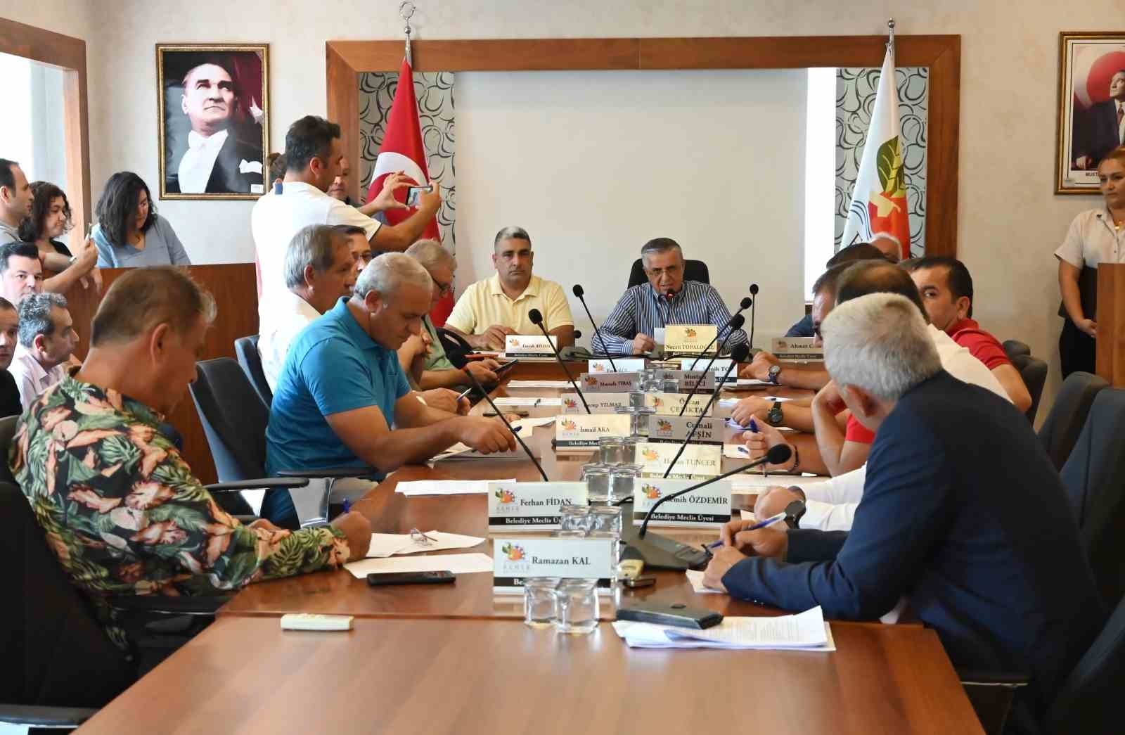 Başkan Topaloğlu: "Bu yıl öğrencilerimize 1500 lira burs desteği vereceğiz"