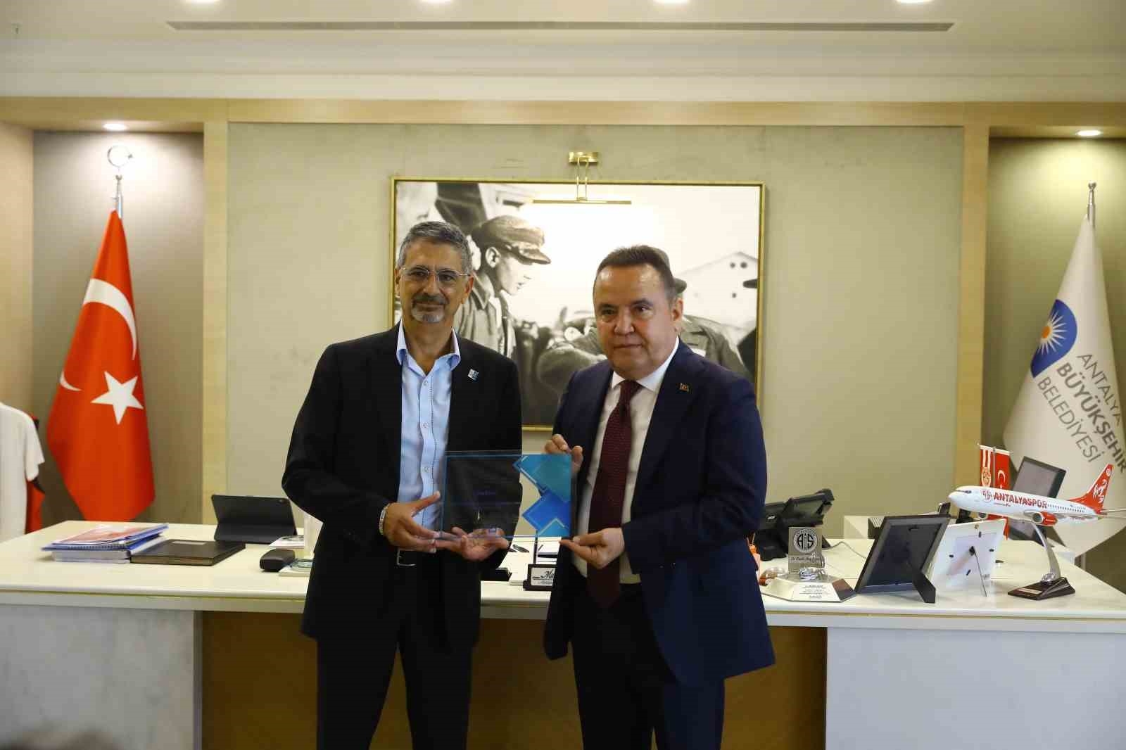 Büyükşehir Belediyesi 18'inci çevre ödülünü aldı