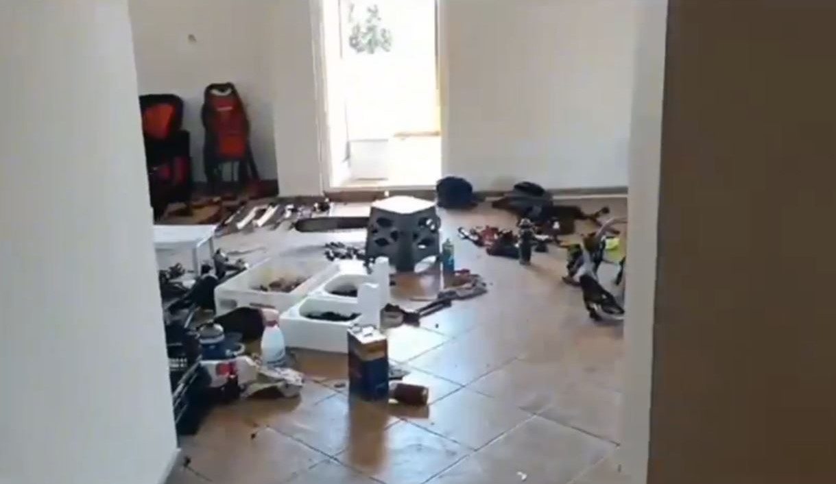 Çalıntı bisikletlerin rengini ve parçalarını değiştirip satmaya çalışırken yakalandılar